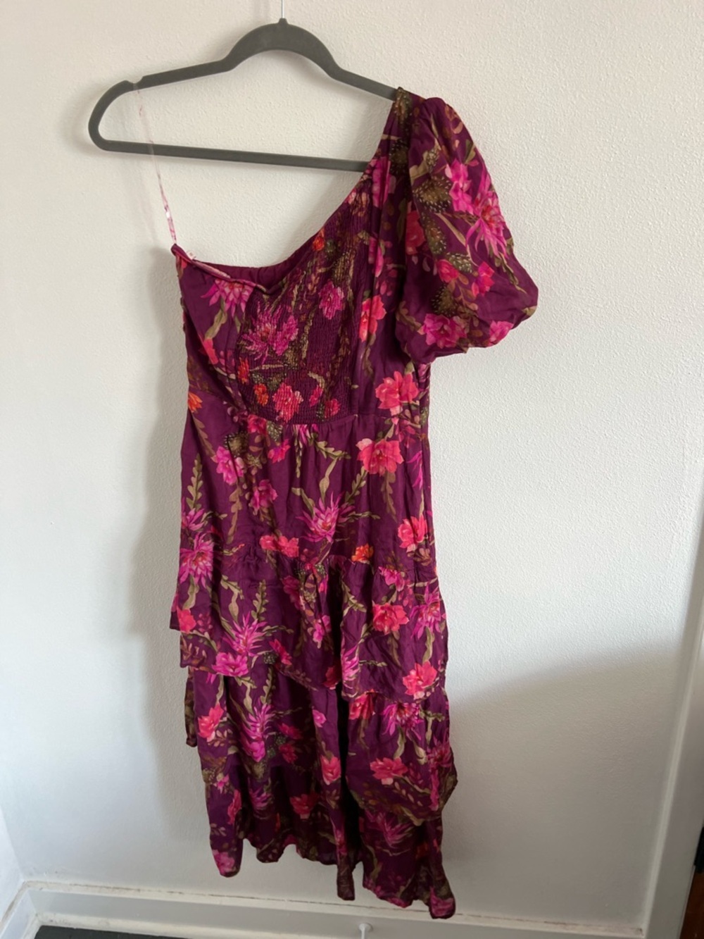 Banjanan Joya Tiered One-Shoulder Floral Midi Dress in Wine Pink, size medium - Picture 4 of 5